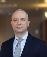 Dyrektor ds. Finansowych mgr Miłosz Piontek