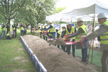 Symboliczne wbicie łopaty pod rozbudowę Szpitala